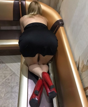 Живу в Москве и готова подарить тебе незабываемые моменты наслаждения. Мои услуги широкого спектра: классический и эротический массаж, интимные утехи, ролевые игры и многое другое. У меня есть фото, чтобы ты мог убедиться, насколько я сексуальна и соблазнительна. Если ты хочешь, чтобы твои фантазии стали реальностью, я готова стать твоей нимфой. Возможно, тебе будет интересно прочитать мои положительные отзывы, которые гарантируют мою профессиональность и умение доставлять наслаждение. Не сомневайся - я создана, чтобы сделать твои мечты яркими и запоминающимися! 💋 Татьяна